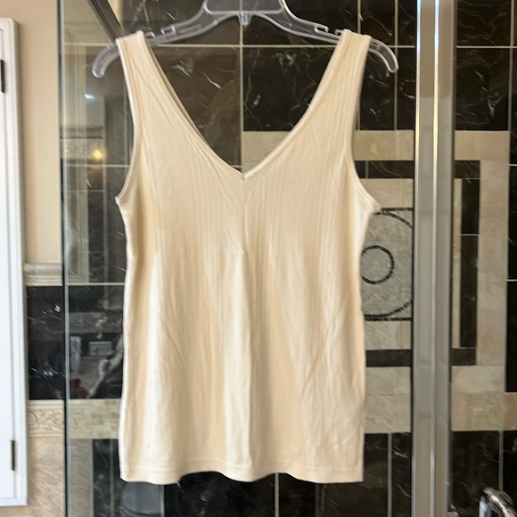Banana Republic Tops - Banana Republic ivory top, size M, NWT.
